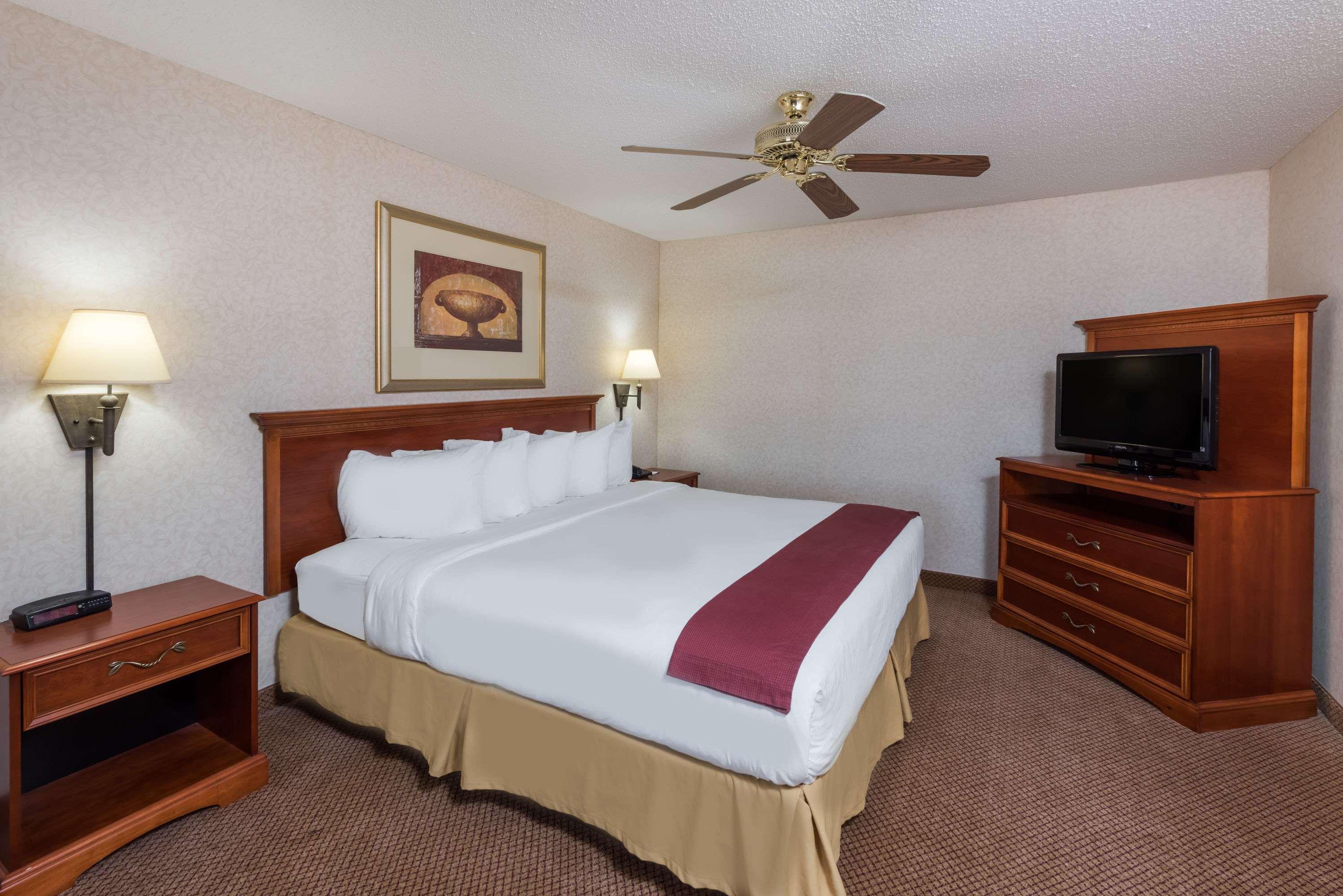 Seasons Inn & Suites Highland Exterior foto