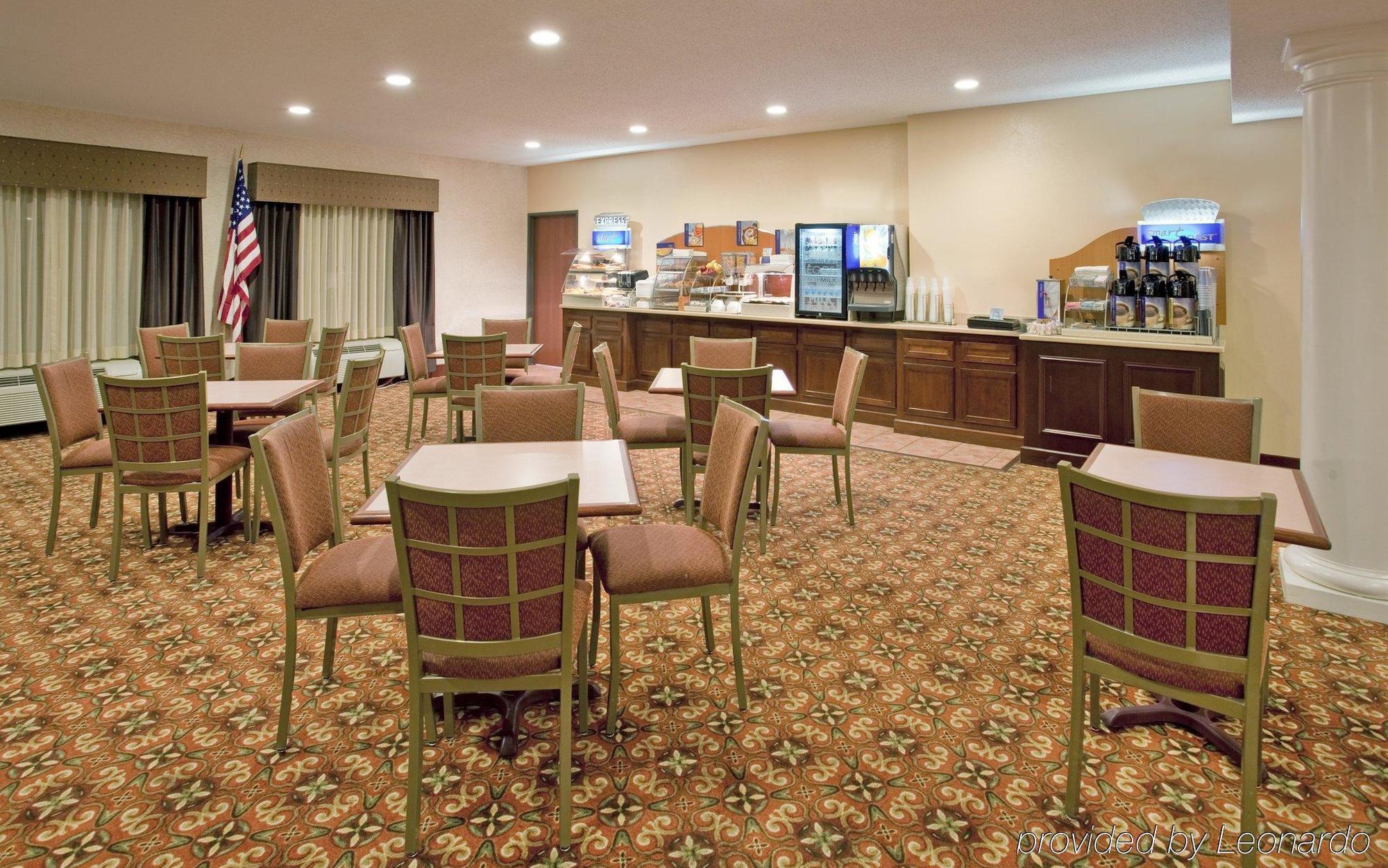 Seasons Inn & Suites Highland Restaurante foto